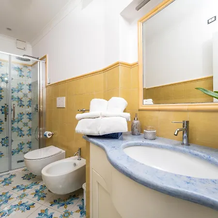 Appartamento Blue Waves - De Vivo Realty Positano Esterno foto