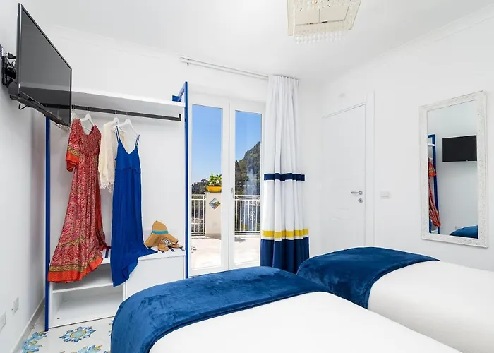Blue Waves - De Vivo Realty Positano
